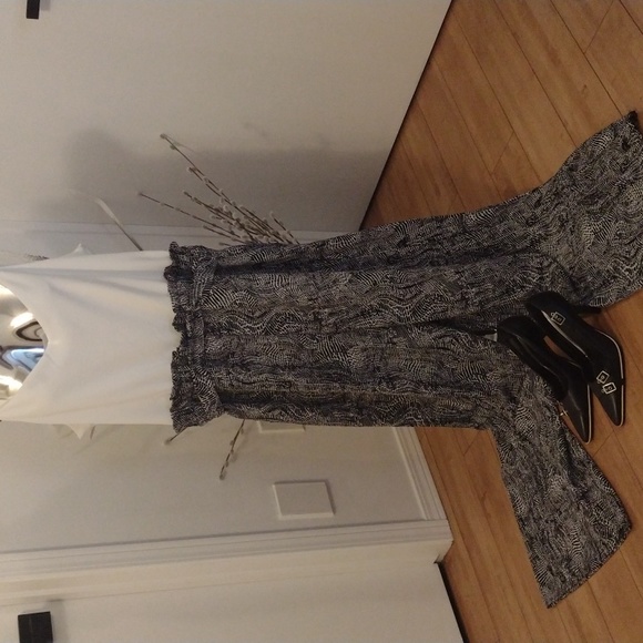 Wide leg jumpsuit - Picture 3 of 4